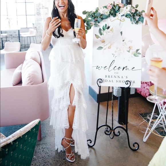 Small Revolve Zelda Fitz Gown in Ivory - Picture 2 of 5